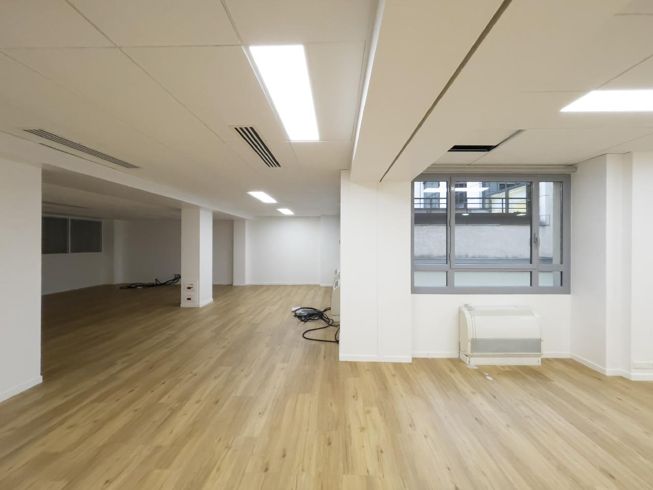 Bureau Paris 239m² Location bureau Paris OLBUR2100751 10